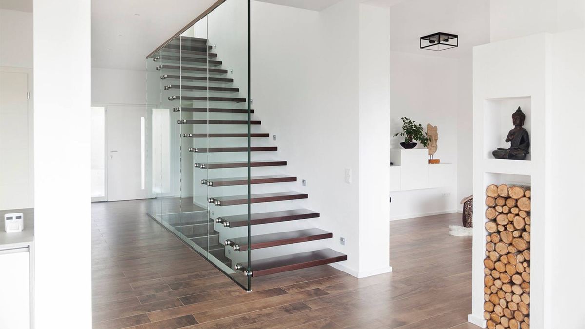 Exklusive Kragarmtreppe mit Echtglasgeländer von ETS Treppenbau und Schreinerei GmbH