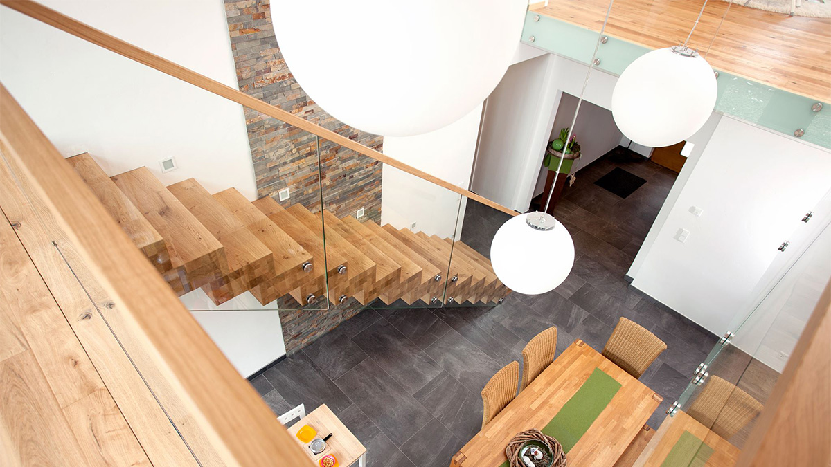 Moderne Blockstufentreppe im Wohnbereich von ETS Treppenbau und Schreinerei GmbH
