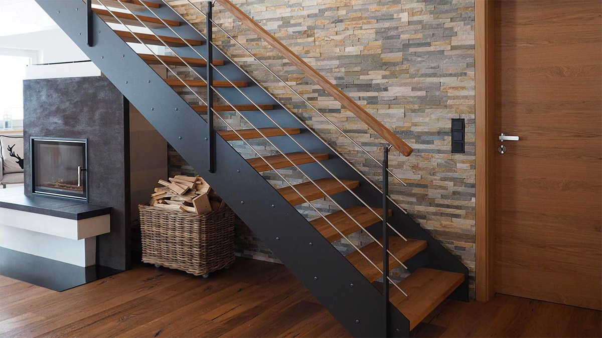 Moderne Holz-Stahl Treppe von GANTER Treppen
