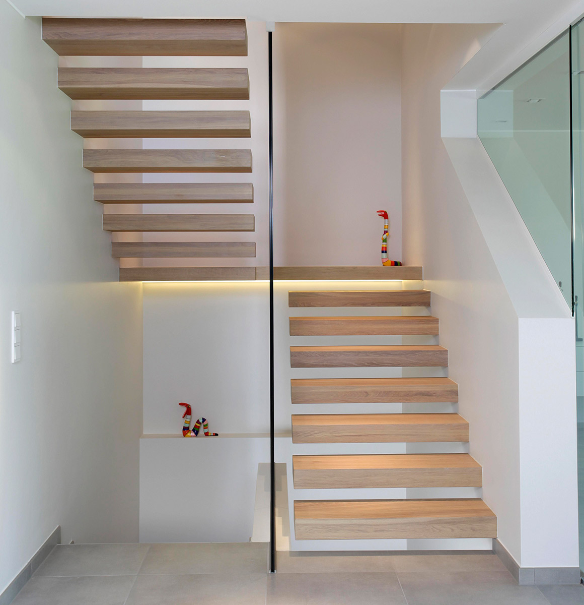 Moderne Design Kragarmtreppe aus Holz von Schreinerei GORGENECK