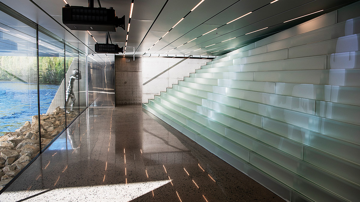 Architektonische Glastreppe in einem norwegischen Museum von Siller Treppen